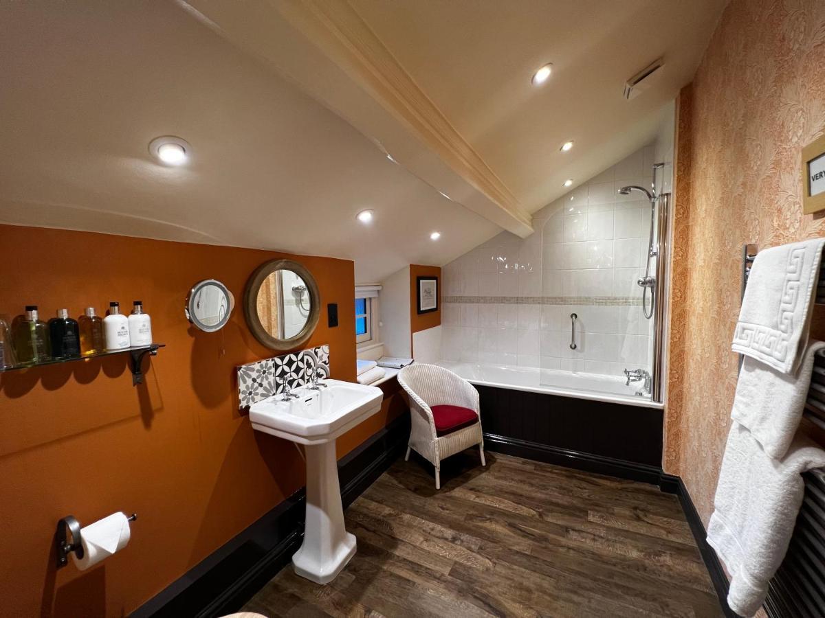 The Red Lion Inn Long Compton Bagian luar foto