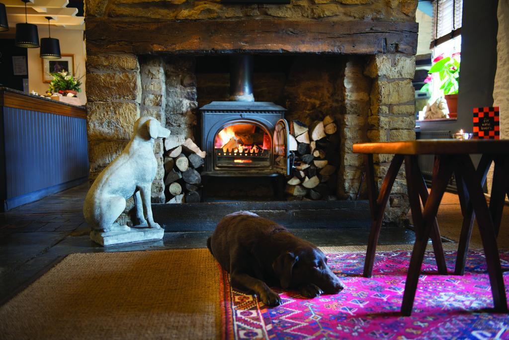 The Red Lion Inn Long Compton Bagian luar foto