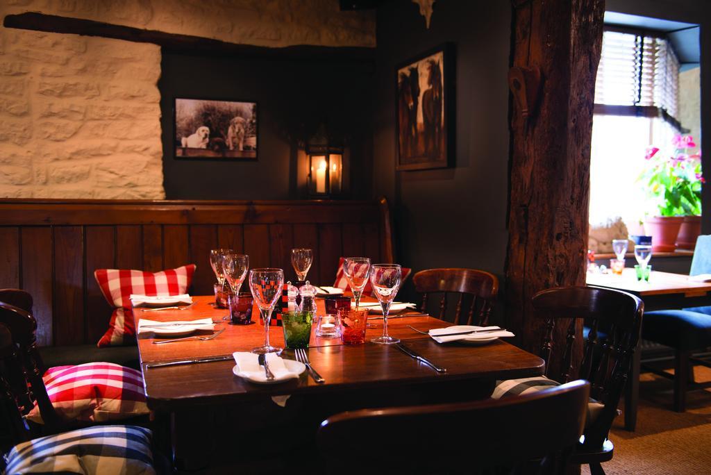 The Red Lion Inn Long Compton Bagian luar foto