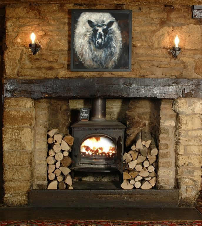 The Red Lion Inn Long Compton Bagian luar foto
