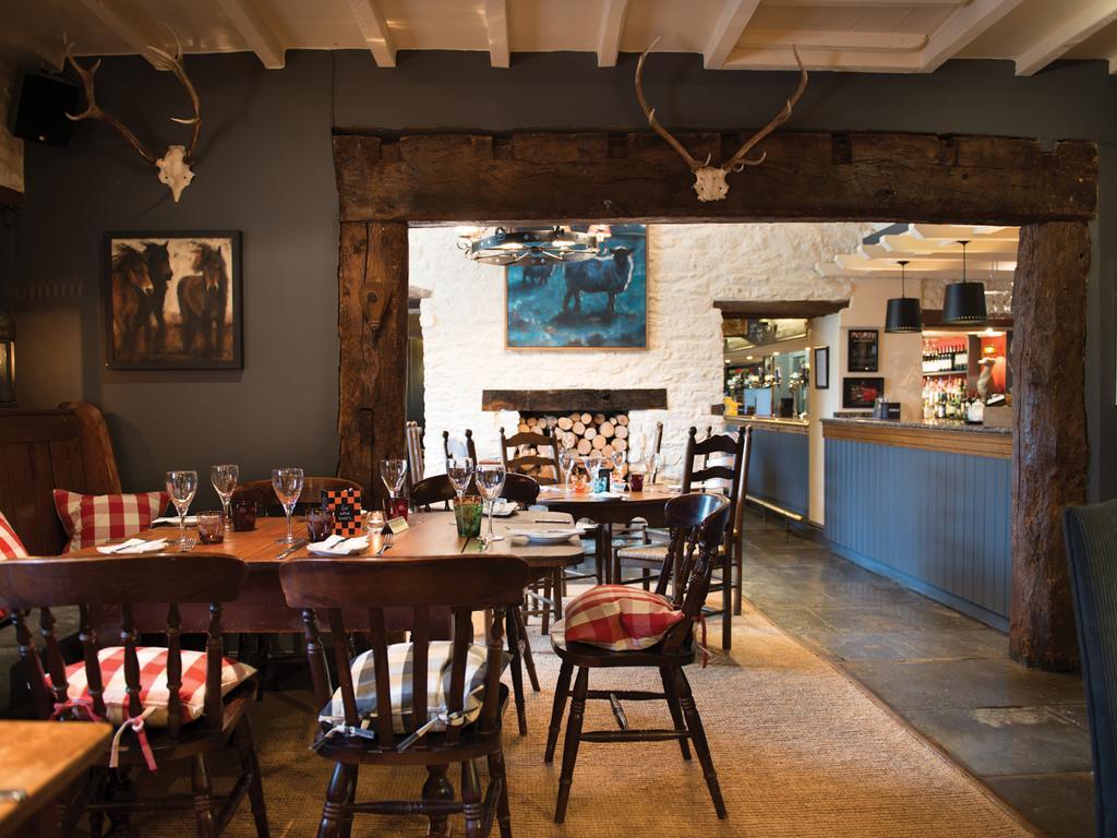 The Red Lion Inn Long Compton Bagian luar foto