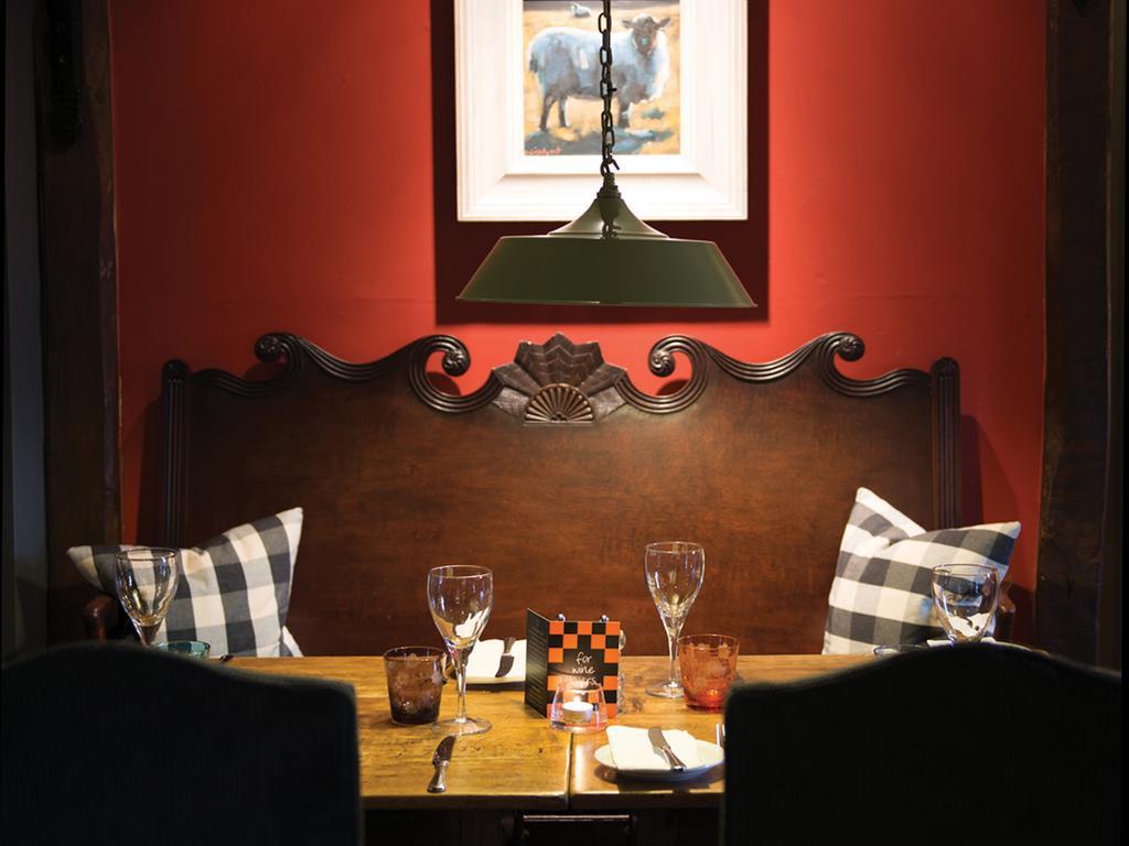 The Red Lion Inn Long Compton Bagian luar foto