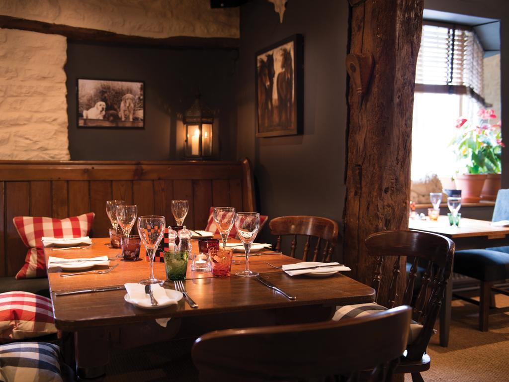 The Red Lion Inn Long Compton Bagian luar foto