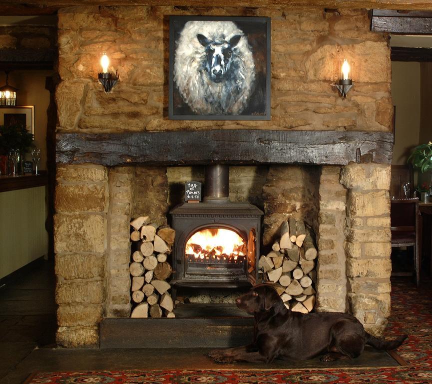The Red Lion Inn Long Compton Bagian luar foto